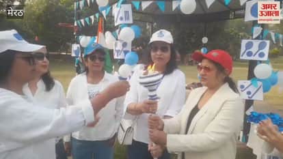 Meerut: Two youths caught red handed while stealing from a wedding house....