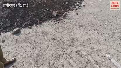 Hamirpur Pits at Bhota bus stand filled with mud instead of tar traders express anger