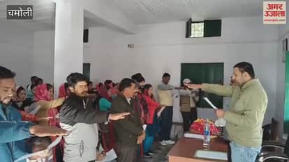 Chamoli: 23 village heads and 159 village panchayat members took oath of office and secrecy in Tharali.