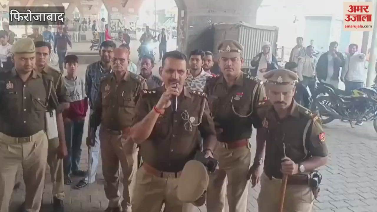 Clashes erupt at Mangal Bazaar in Firozabad