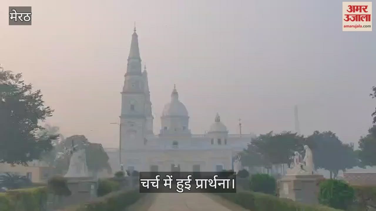 In the historic church, devotees remembered the sacrifice of Lord Jesus and prayed for peace.