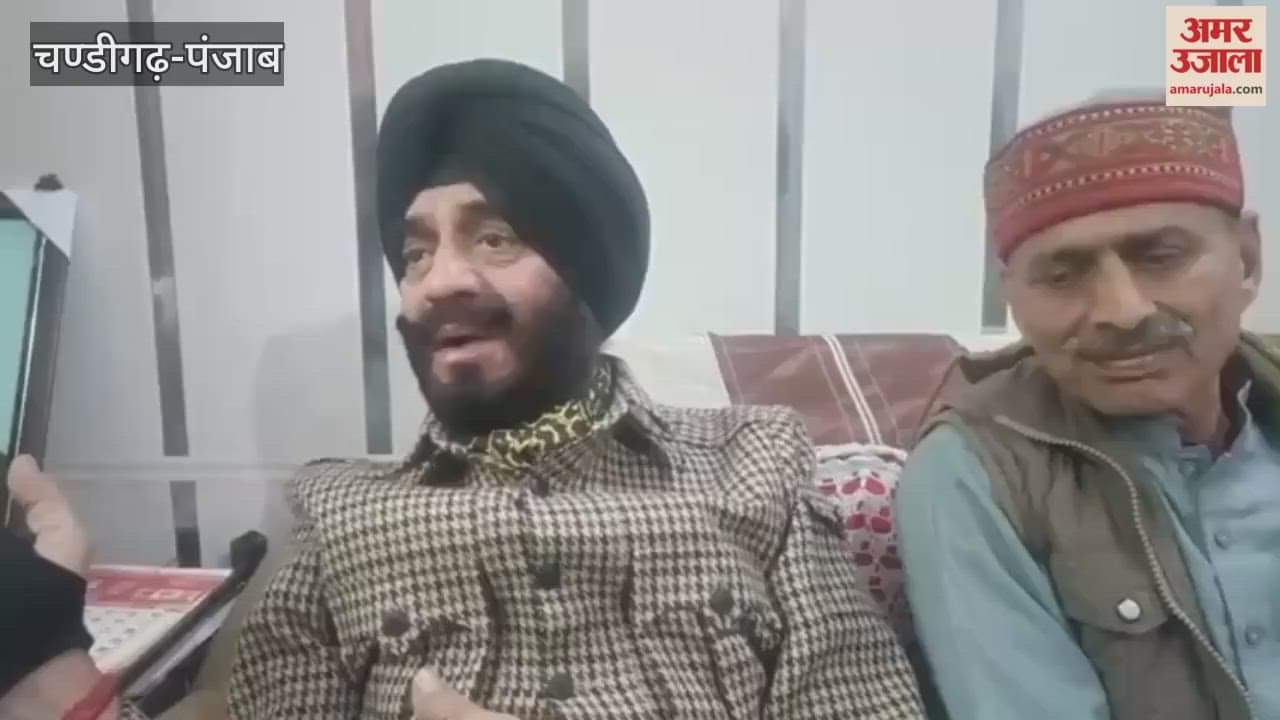 Maninderjit Singh Bitta reached the house of RSS worker Naveen Arora in Ferozepur