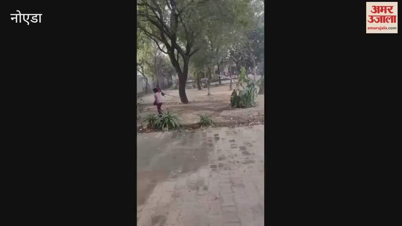 Greater Noida Government school does not teach kids