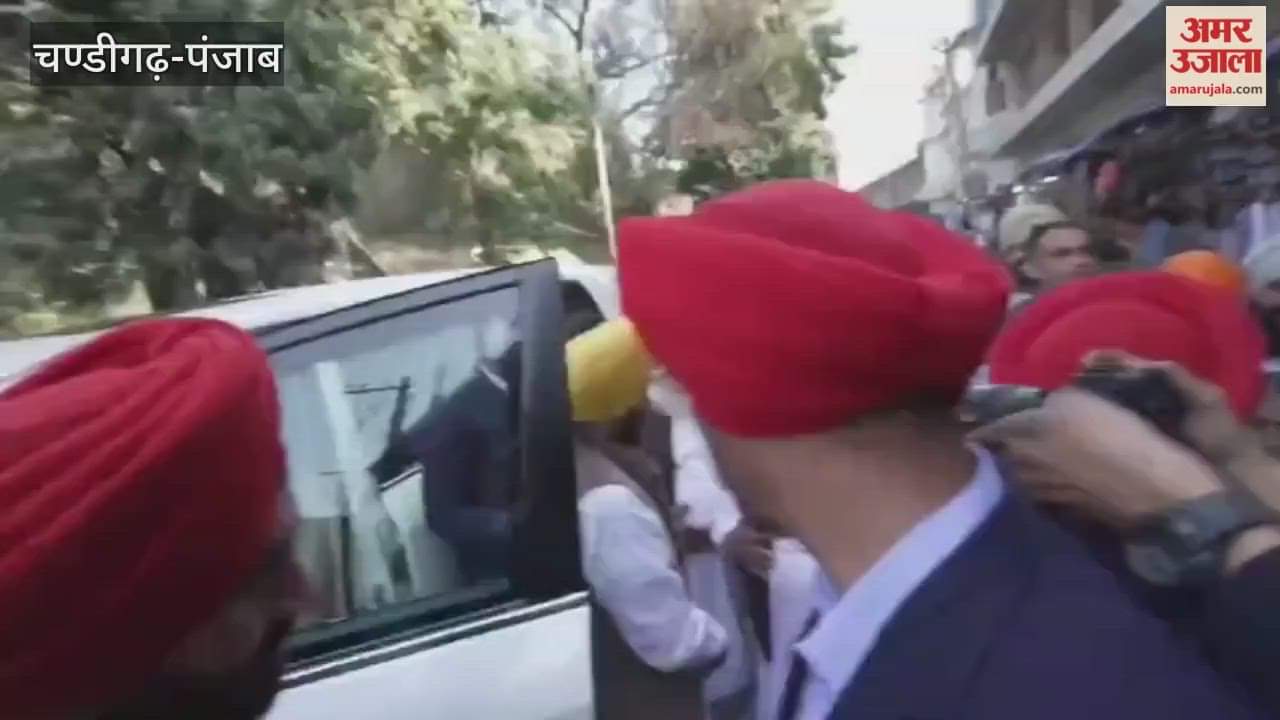 Chief Minister Bhagwant Mann met the devotees who had come to Sri Anandpur Sahib