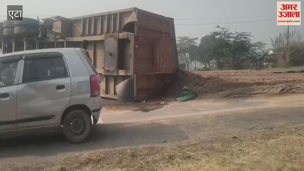 Speeding Dumper Overturns While Avoiding Car on GT Road at 5 AM