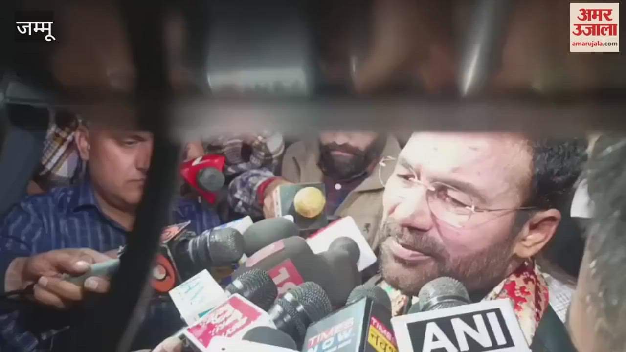 Union Coal and Mines Minister G. Kishan Reddy and Chief Minister Omar Abdullah condoled the death of renowned film actor Dharmendra, saying they remember him every time they watch the film Sholay.