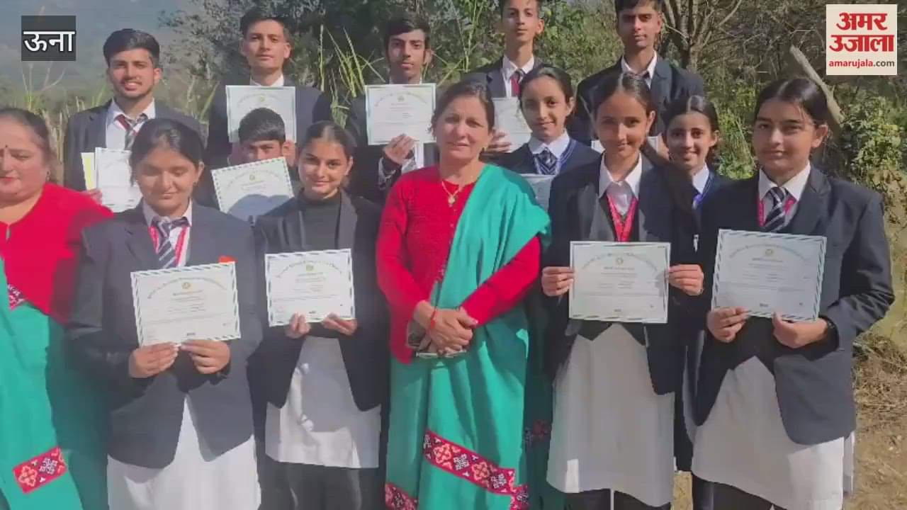 Una 12 students of Arya Public School Bangana included in the board merit