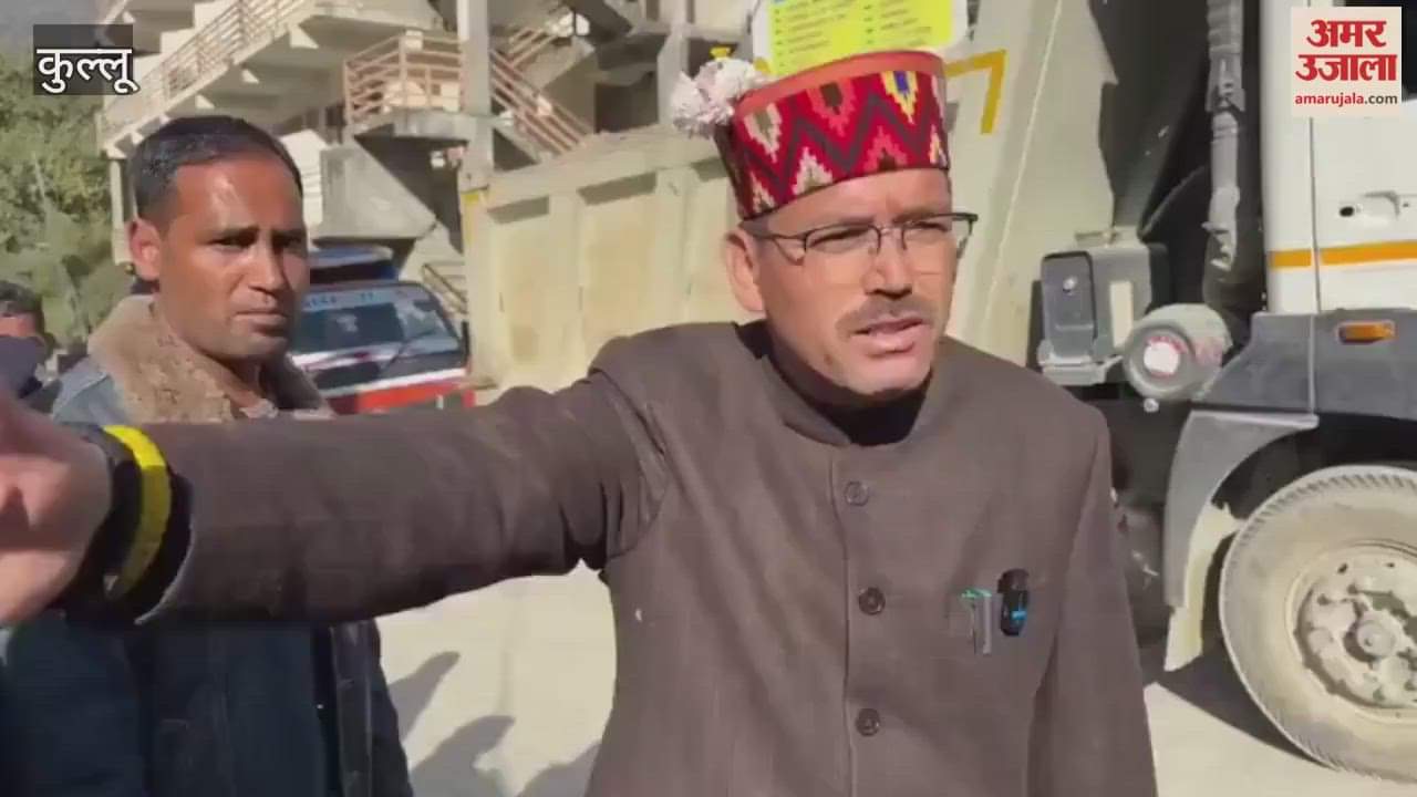 Kullu Banjar roads blocked MLAs take to the streets to protest