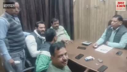 Baghpat: Councillors create ruckus over poor sanitation in the city, arrive at the municipality with a lock