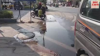 waterlogging occurred on Kachari Road due to sewer line blockage