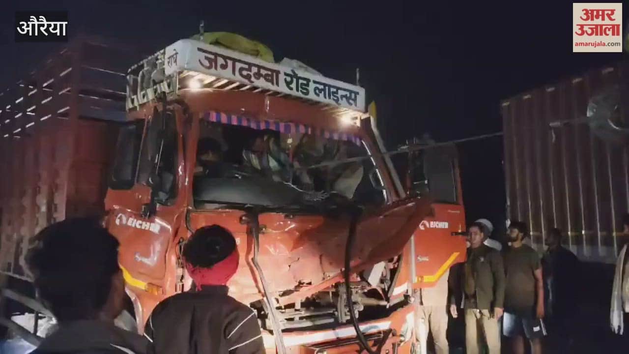 Auraiya: Mini truck rams into vehicle, driver trapped in cabin