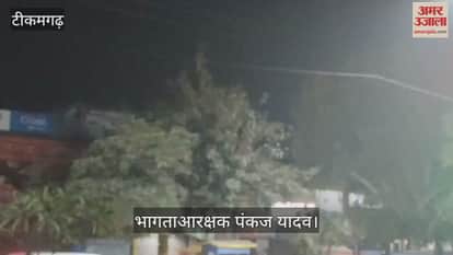 Lokayukta team caught constable taking bribe