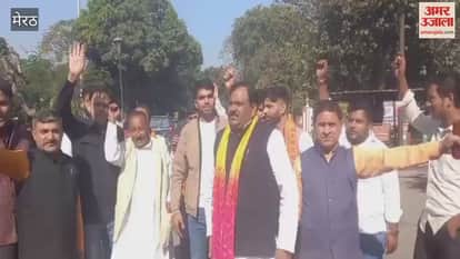 Meerut: Members of Parashuram Swabhiman Sena burnt the effigy of former IAS officer Santosh Verma