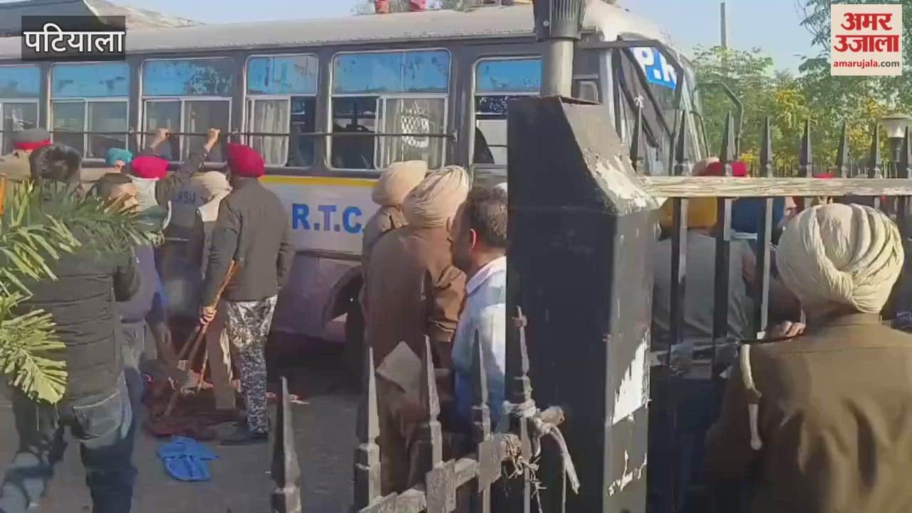 Police lathicharged roadways employees in Patiala