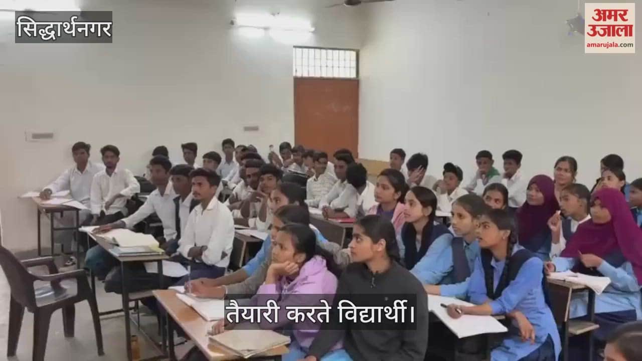 Children are busy preparing for the exam, preparing with model papers.