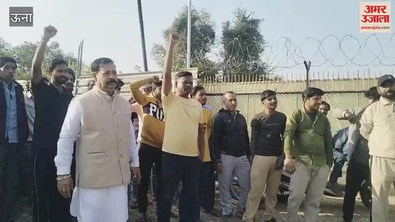 Una Workers in Singa village raise their voice protest against industry for not getting salary for two months