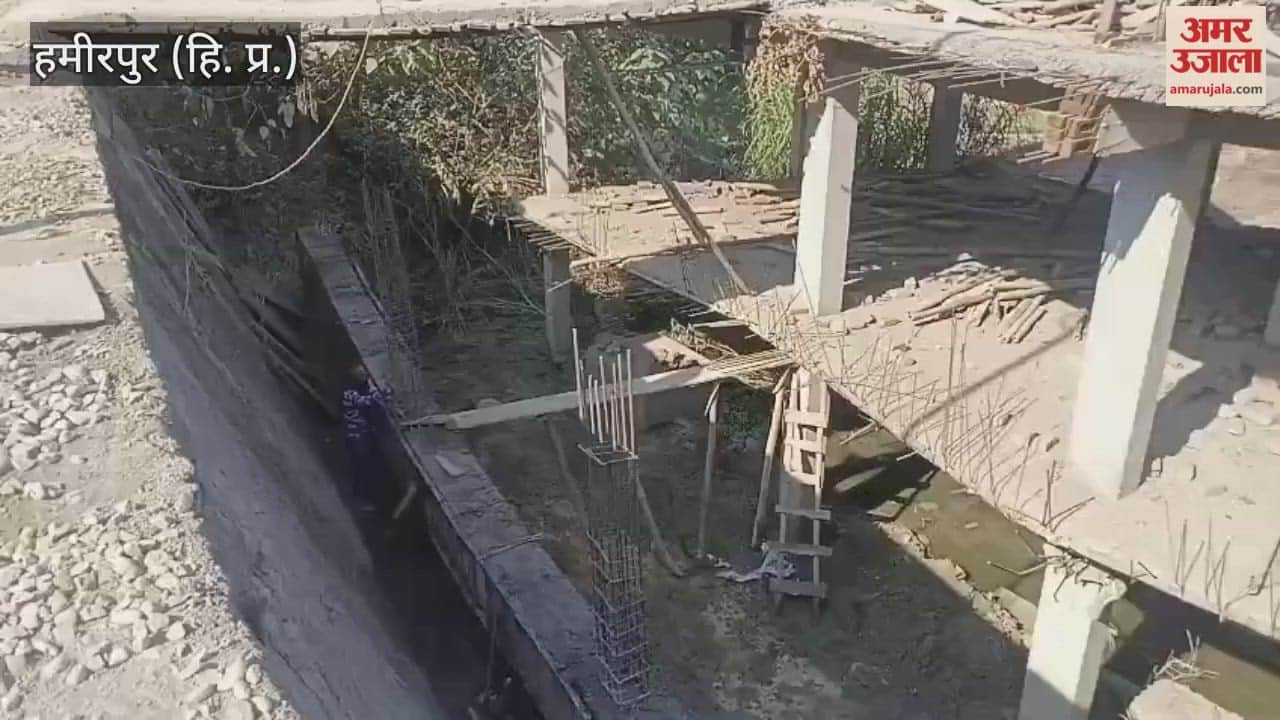 Hamirpur A two-story lintel has been placed in the drain now preparations are underway to connect it to the road despite notices illegal construction remains unchecked