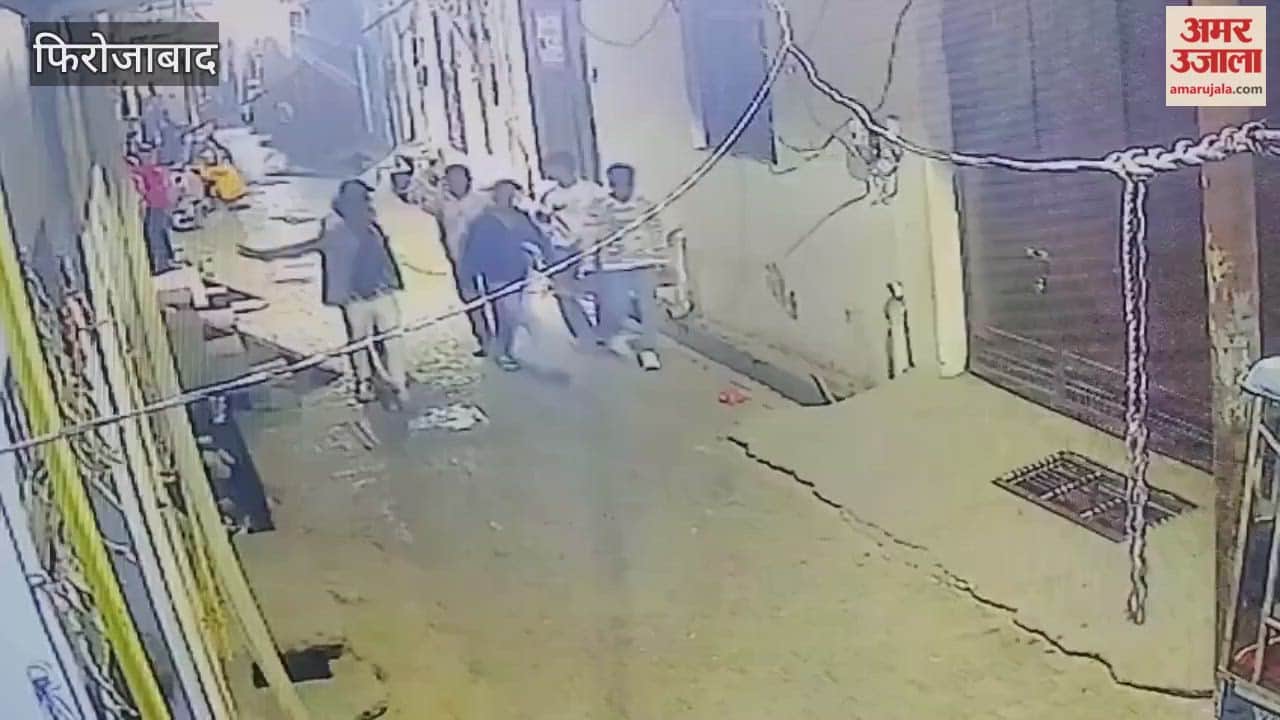 Stone pelting on wedding procession in Firozabad