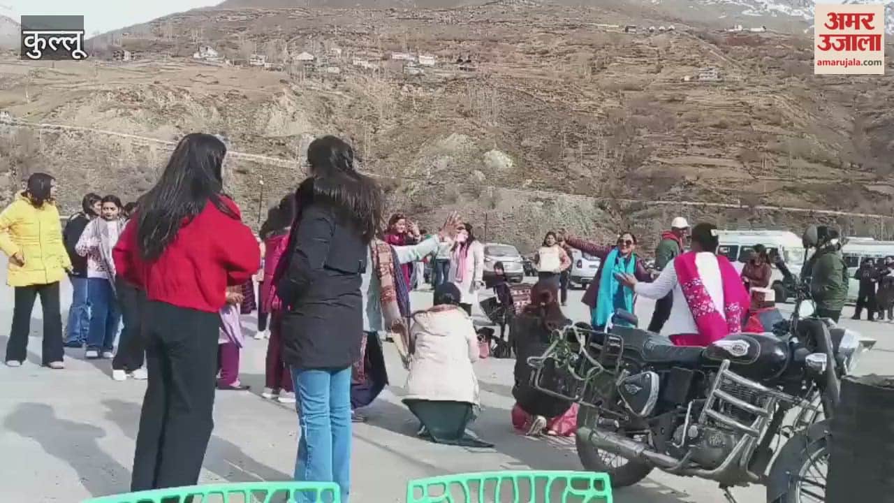 Kullu Tourists are reaching Kullu-Manali and Sissu of Lahaul, the faces of businessmen are glowing