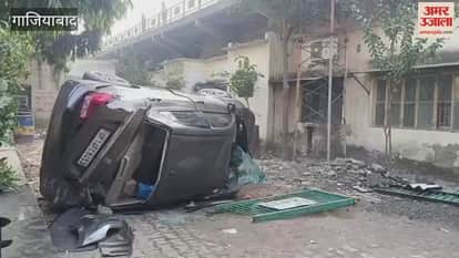 Ghaziabad Road Accident Car breaks railing of flyover on Hapur Road and falls down