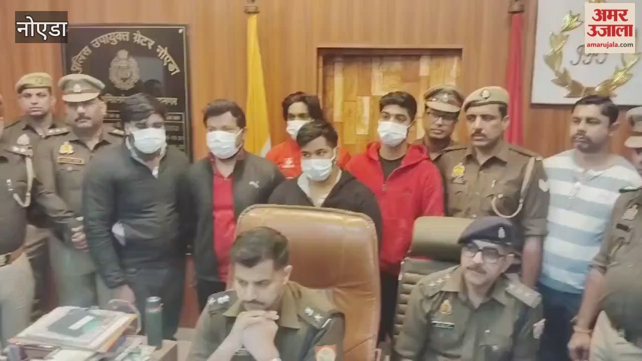 Dankaur police arrested five illegal arms smugglers