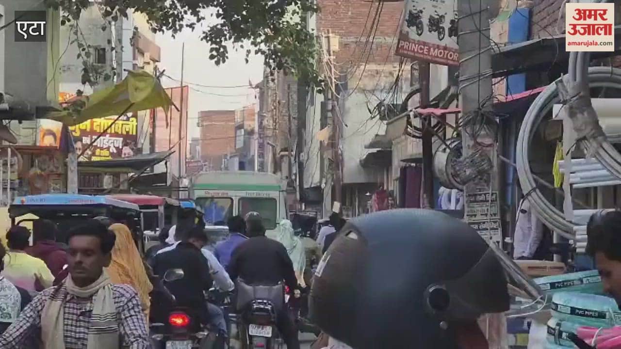 Gandhi statue intersection jammed at aliganj in etah