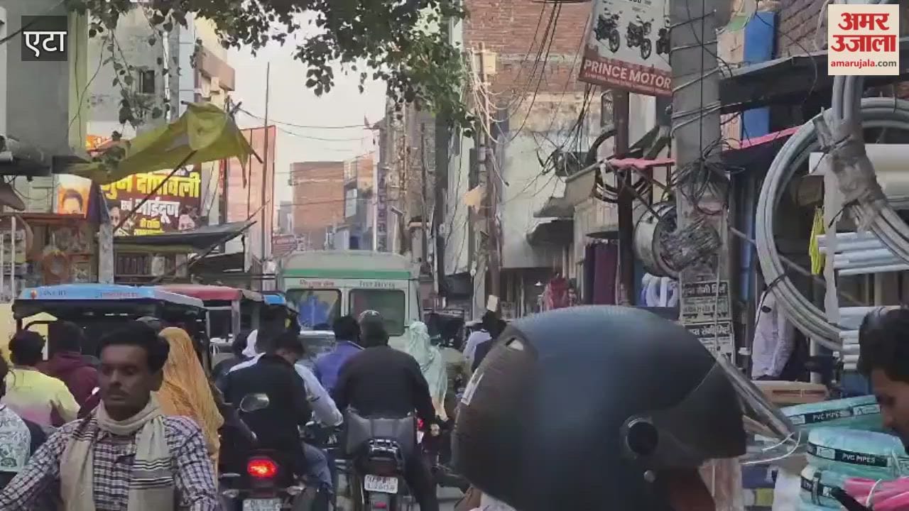 Gandhi statue intersection jammed at aliganj in etah