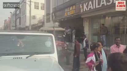 Municipal Corporation action against encroachment in NIT one market in faridabad