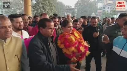 International Kabaddi player Bhavna Thakur received a grand welcome on her arrival in Mandi