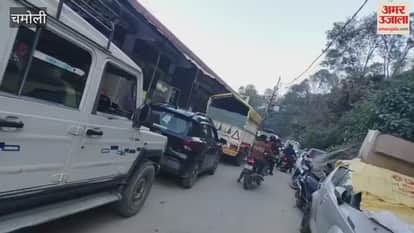 Tharali Bus and trailer collided near Masjid Market long traffic jam ambulance also stranded