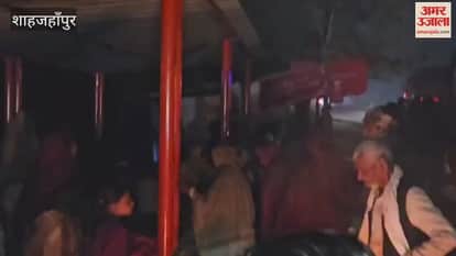 bus collided with a divider on the Shahjahanpur highway and overturned