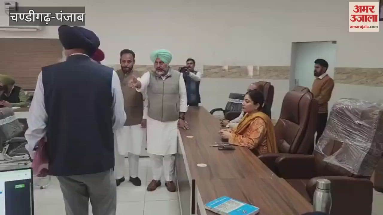 Former minister Gurkirat Singh Kotli files nominations of party candidates in Khanna