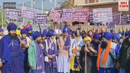 Bhana Sidhu and Nihang Singhs protest against Pastor Akrun Narula in Jalandhar