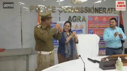 Police officers will talk to deaf and mute drivers in sign language