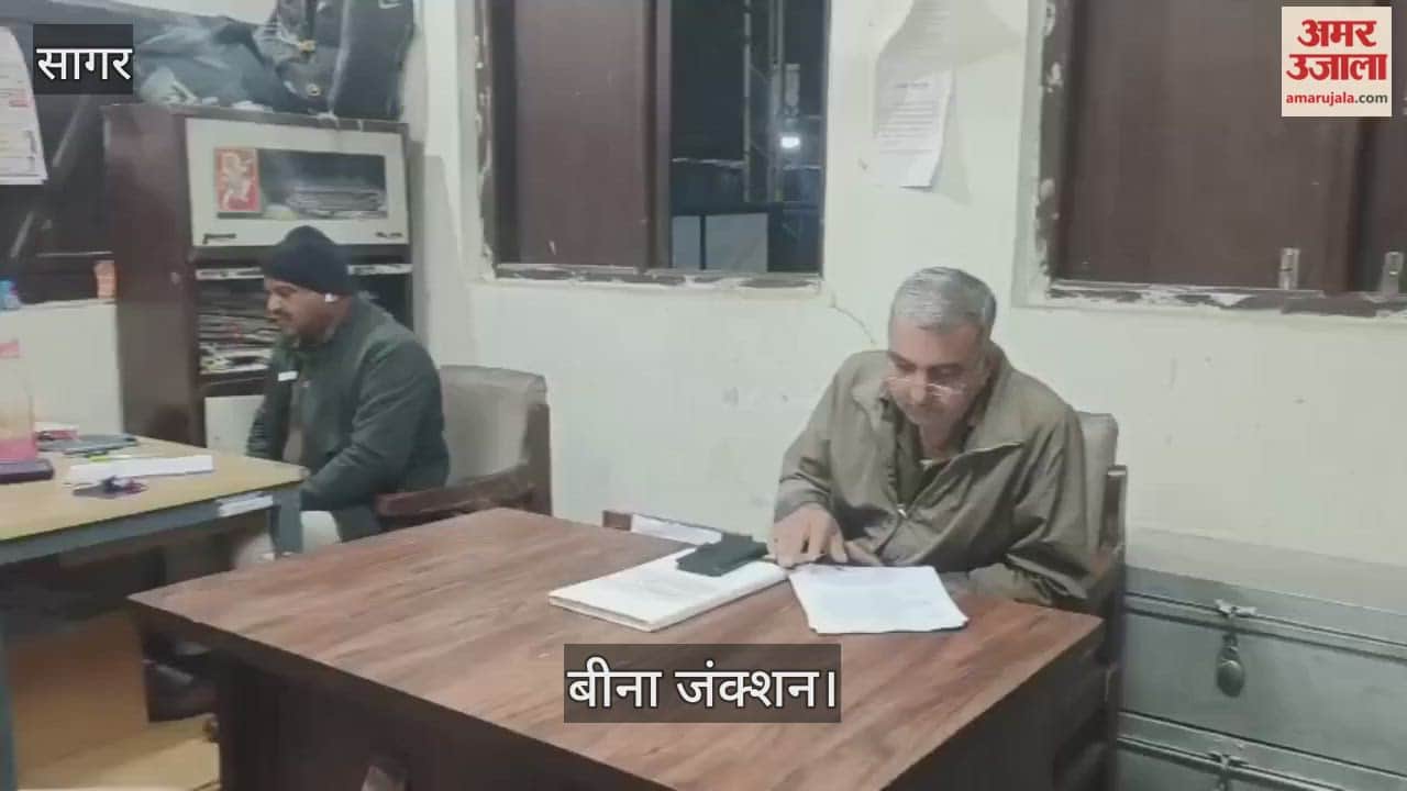 A female cleaning worker has accused the train manager of molestation and the GRP has registered a case.