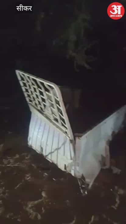 A Fortuner and a pickup collided, shattering the pickup into several pieces! A young man died in an SMS...