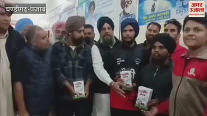 Leave your mobile and get prize in competition three youths from Moga became winners