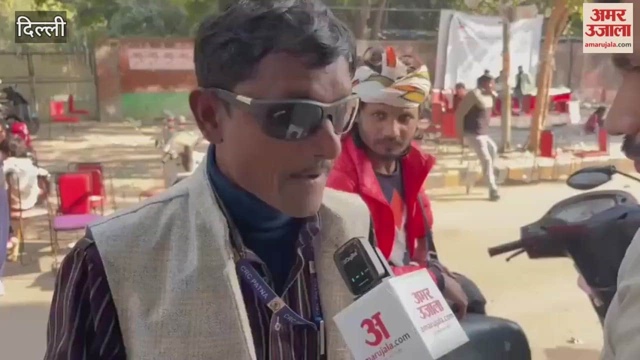 protest of disabled people for pension free education and employment in Delhi