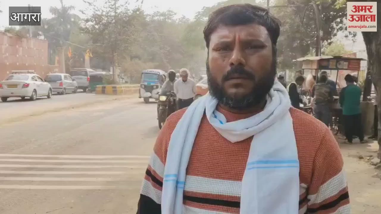 Dust Chokes Commuters on Central Hindi Institute Road Amid Excavation