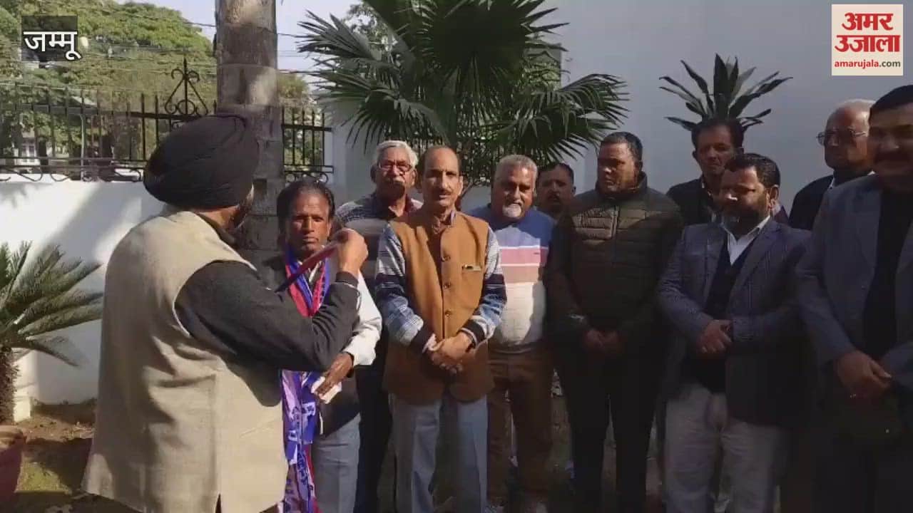 People left their old party and joined Aam Aadmi Party, Manjit Singh welcomed them.