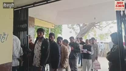 Queues for getting driving licences at ARTO office