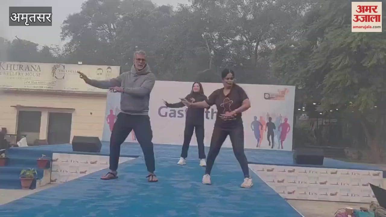Actor and fitness icon Milind Soman dance in Amritsar