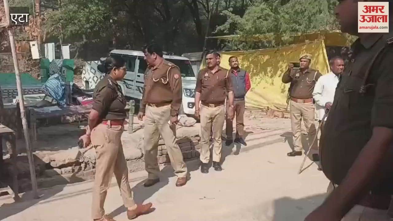 Police Remove Controversial Banner Amid Flower Sellers