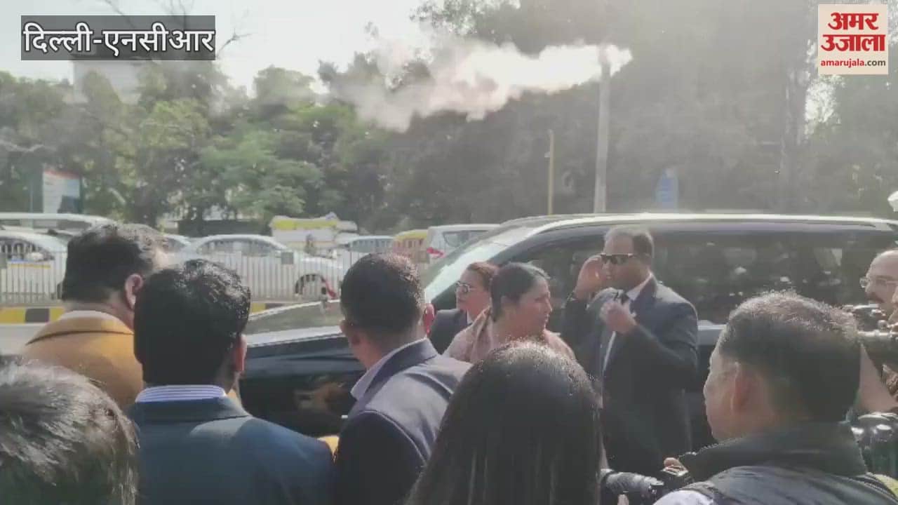 Mist sprinklers installed at ITO and CM Rekha Gupta visits