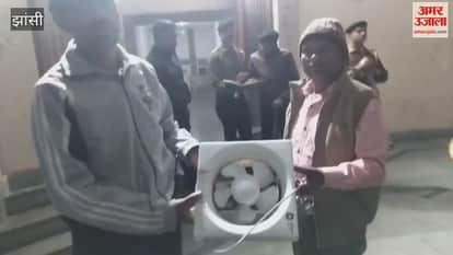 Jhansi: BU administration started action by locking the rooms of Samata Hostel.