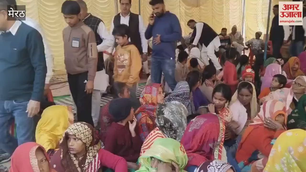 Meerut: Devotees listened to the Shrimad Bhagwat Katha, which describes the childhood pastimes of Lord Krishna, at the Shri Krishna Pranami Temple in Lawar.