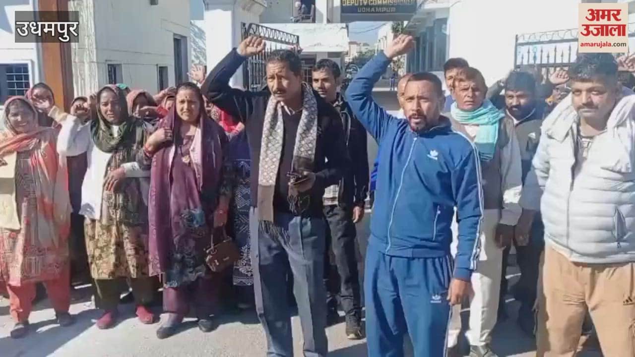 Road dispute in Block Majalta: Delegation from Dhamma stages protest outside DC office.