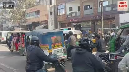 Early morning traffic jam at Madia Katra intersection in Agra