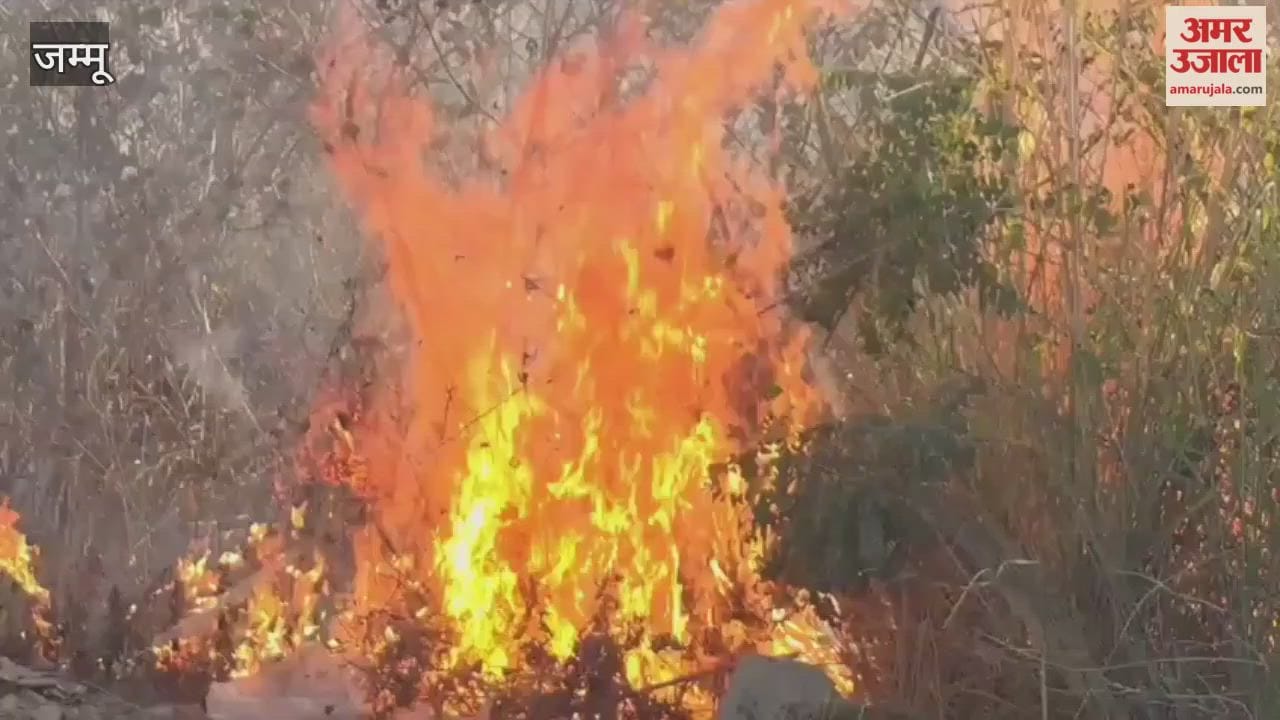 A sudden fire broke out on the tracks in Ghagwal, forcing the suspension of train services.