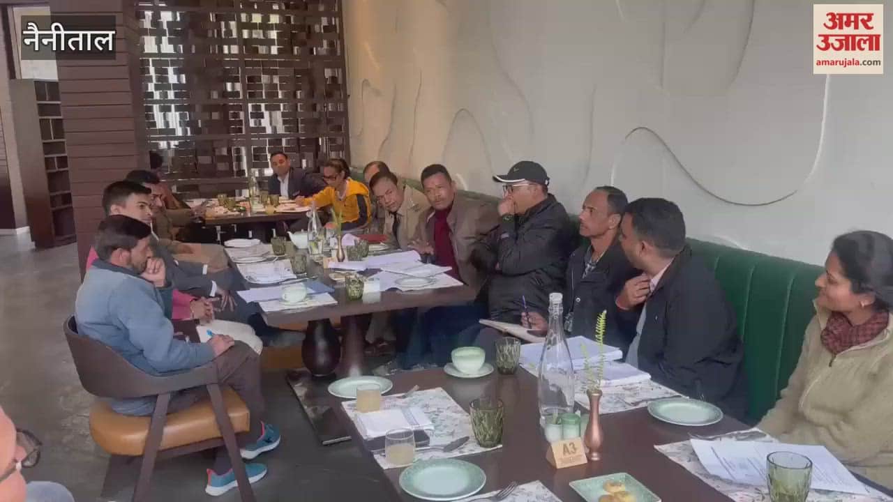 Hotel operators held a meeting in Naukuchiatal